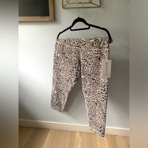 NWT Athleta Elation Textured 7/8 Tight